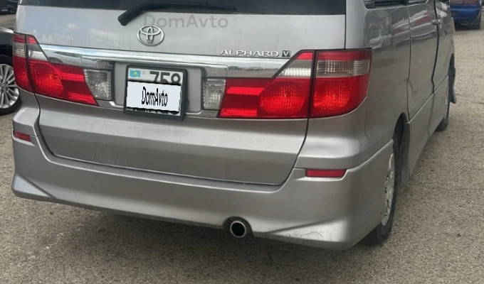 Toyota Alphard 2005 года
