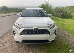 Toyota RAV4 2020 года