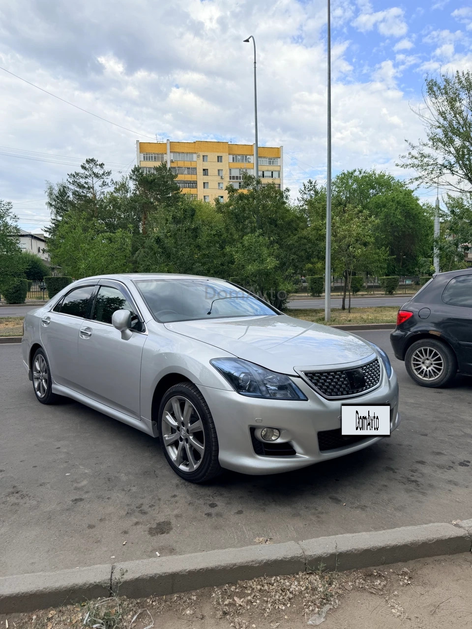 Toyota Crown, 2010