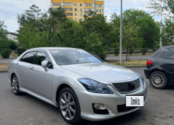 Toyota Crown 2010 года
