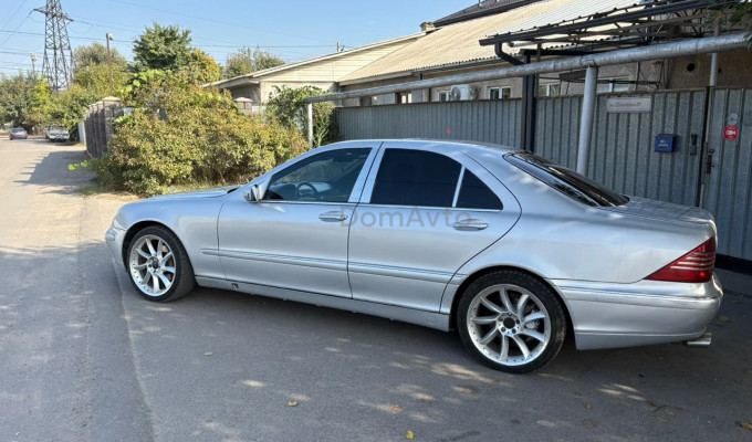 Mercedes-Benz S-Класс 2002 года