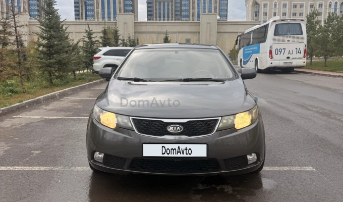 Kia Cerato 2013 года