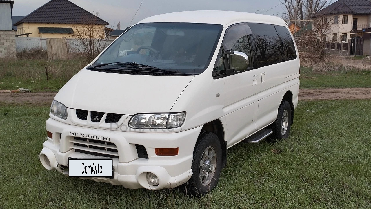 Mitsubishi Delica, 2005