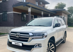 Toyota Land Cruiser 2020 года