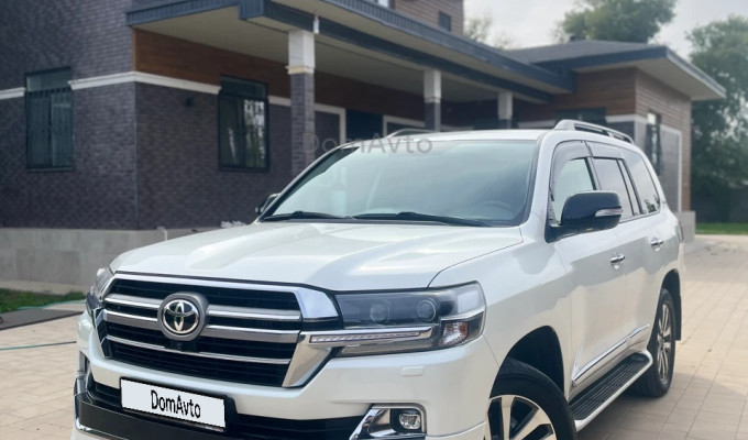 Toyota Land Cruiser 2020 года