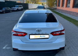 Toyota Camry 2021 года