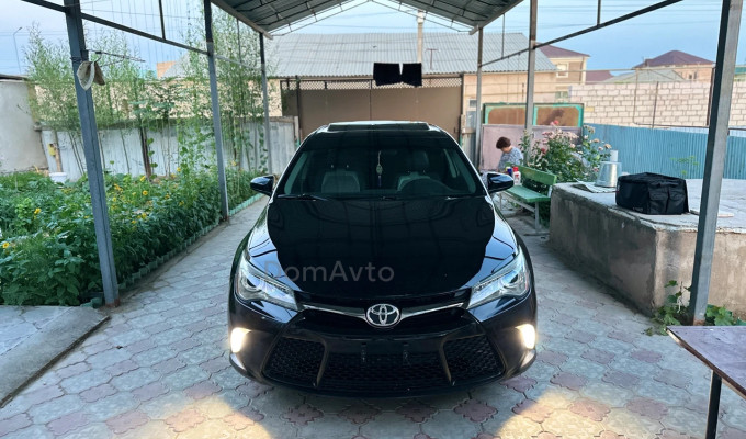 Toyota Camry 2015 года