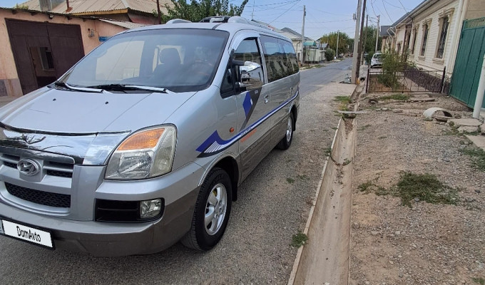 Hyundai Starex 2004 года