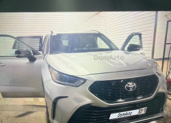 Toyota Highlander 2021 года