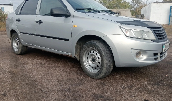 ВАЗ (Lada) Granta 2013 года