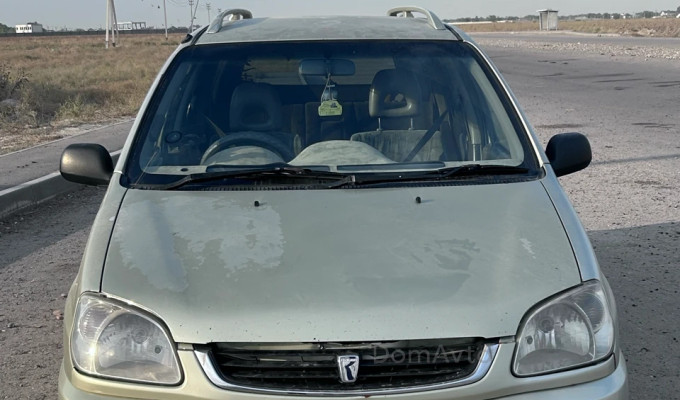 Toyota Raum 1997 года