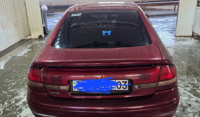 Mazda 626 1993 года
