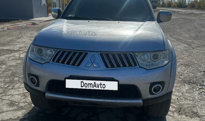 Mitsubishi Pajero Sport 2013 года
