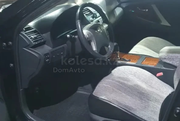 Toyota Camry 2010 года