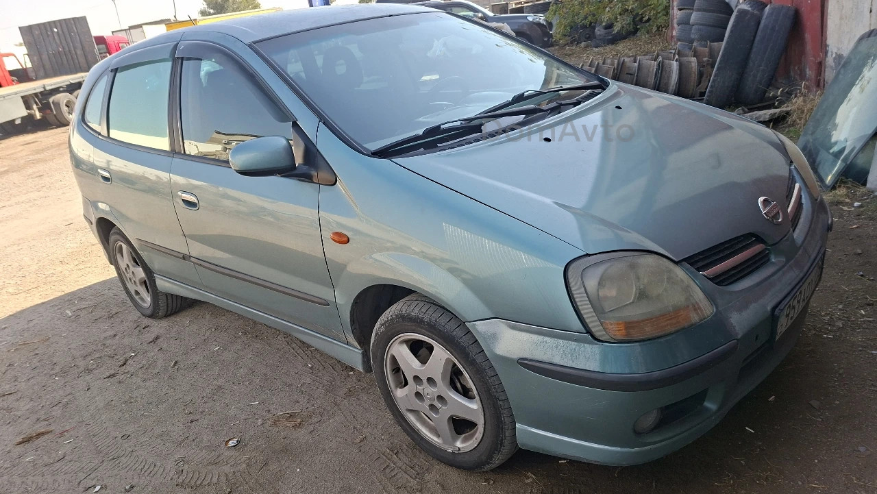 Nissan Tino, 2002