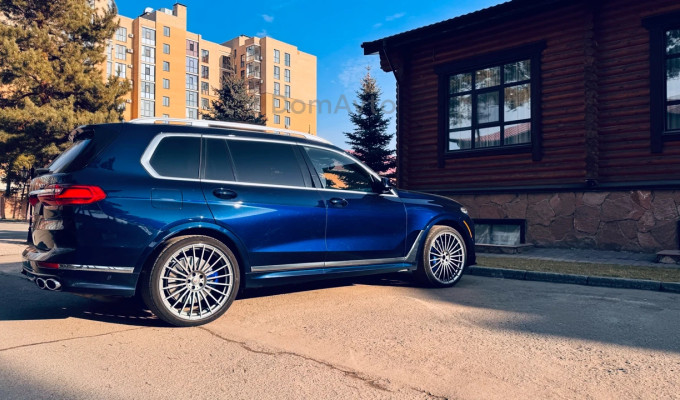 BMW X7 2022 года