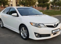 Toyota Camry 2013 года