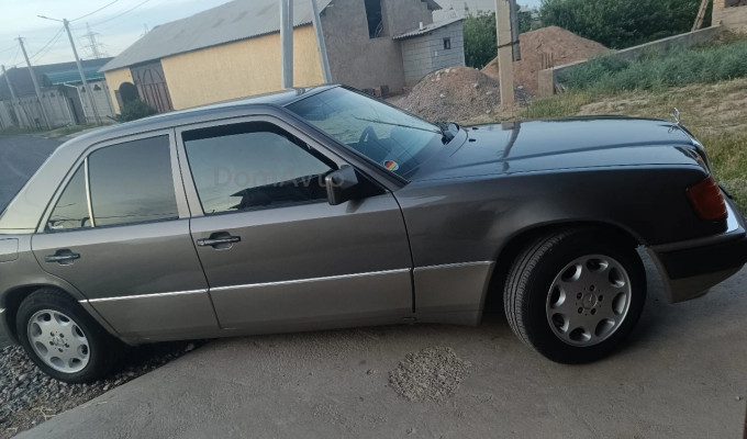 Mercedes-Benz E-Класс 1991 года