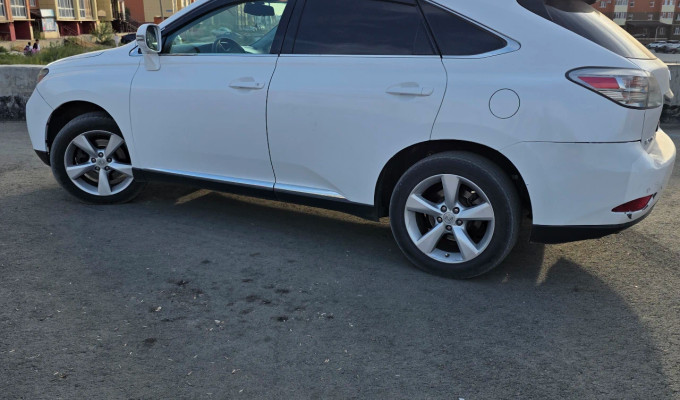 Lexus RX 2011 года