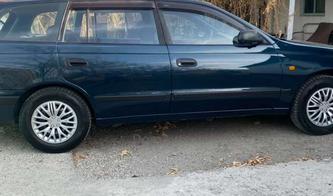 Toyota Carina E 1995 года