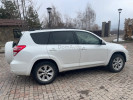 Toyota RAV4 2011 года