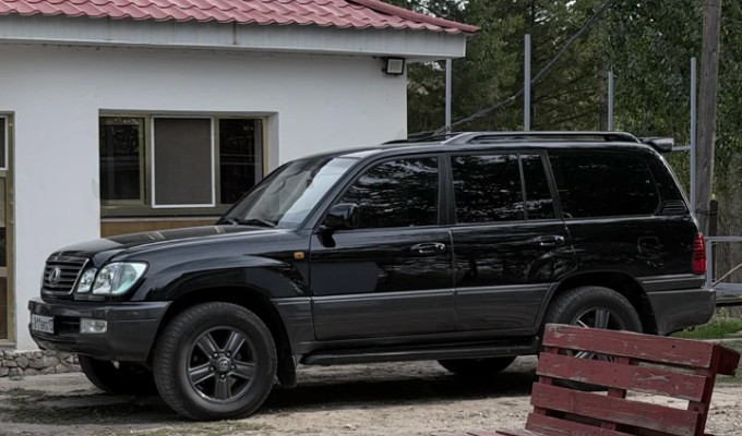 Lexus LX 2005 года