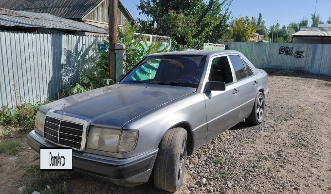 Mercedes-Benz E-Класс 1993 года