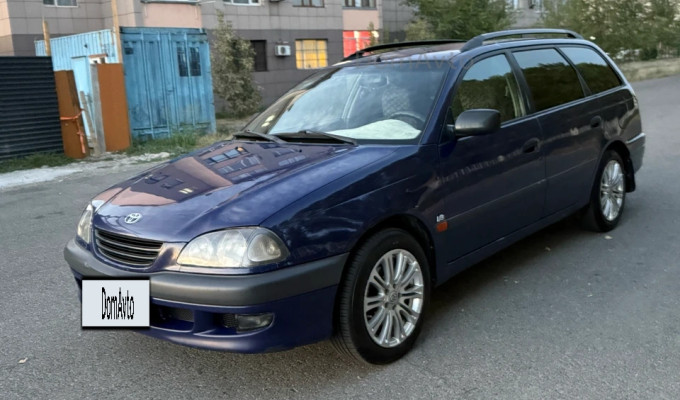 Toyota Avensis 1998 года