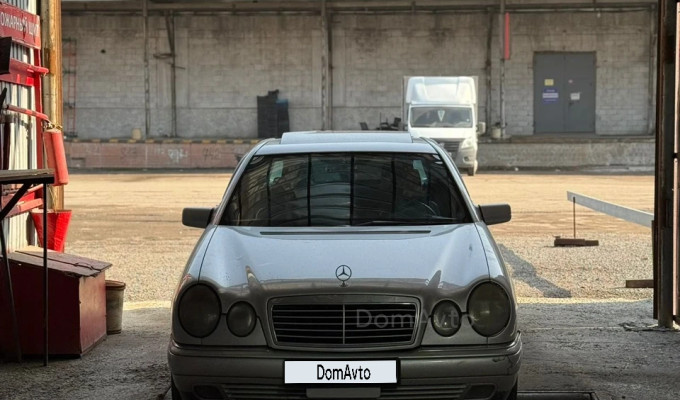 Mercedes-Benz E-Класс 1996 года