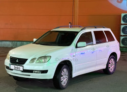 Mitsubishi Airtrek 2001 года