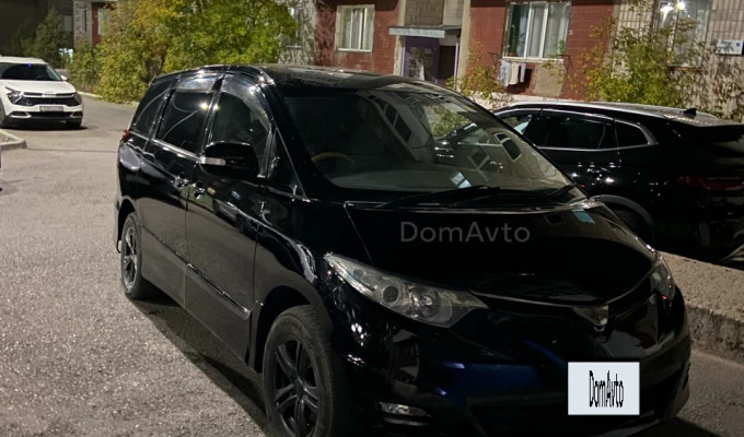 Toyota Estima 2008 года