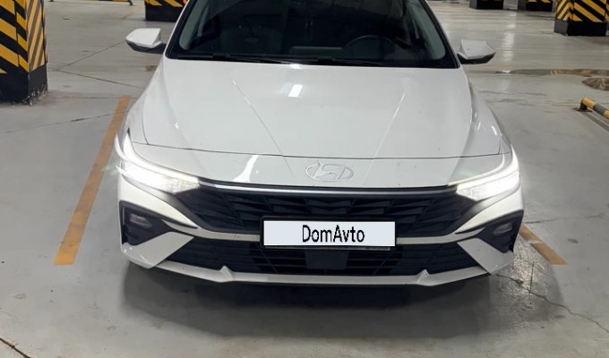 Hyundai Elantra 2024 года