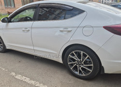 Hyundai Elantra 2019 года