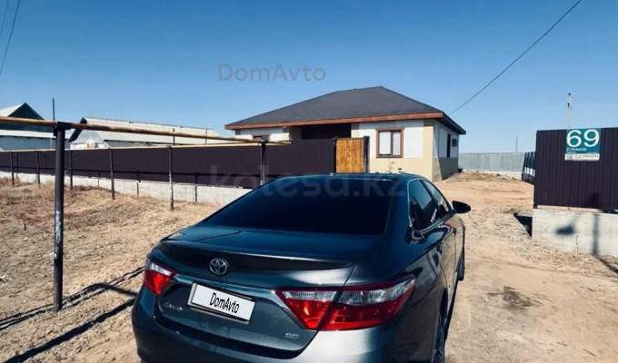 Toyota Camry 2015 года