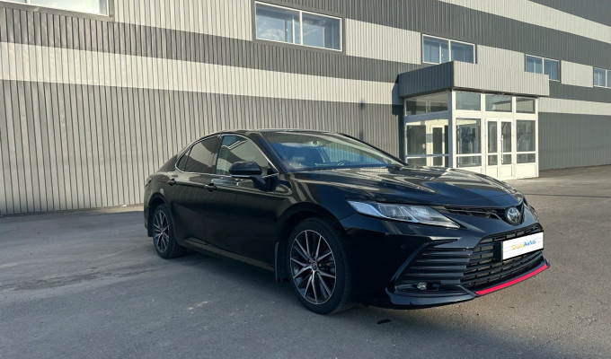 Toyota Camry 2021 года