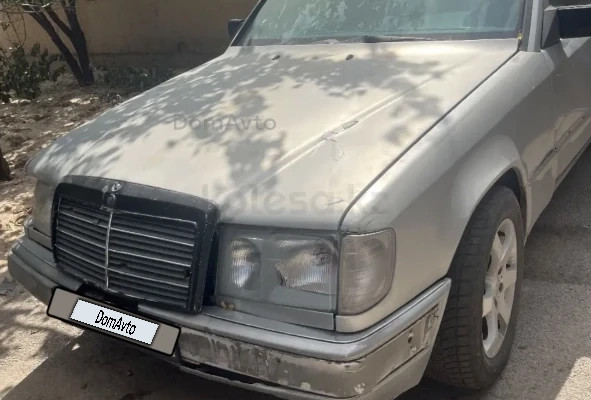 Mercedes-Benz E-Класс 1990 года