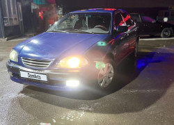 Toyota Avensis 1998 года