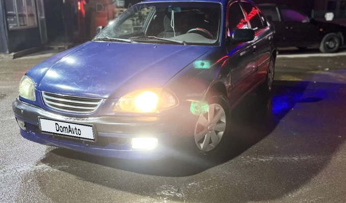 Toyota Avensis 1998 года