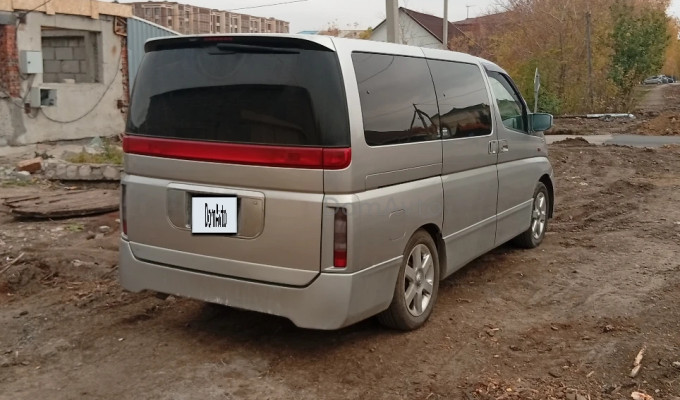 Nissan Elgrand 2005 года