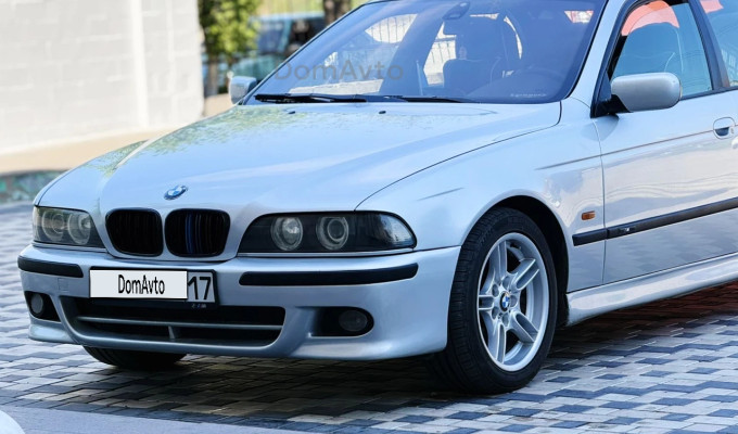 BMW 5 серия 2000 года