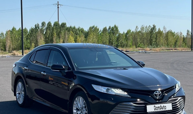 Toyota Camry 2018 года