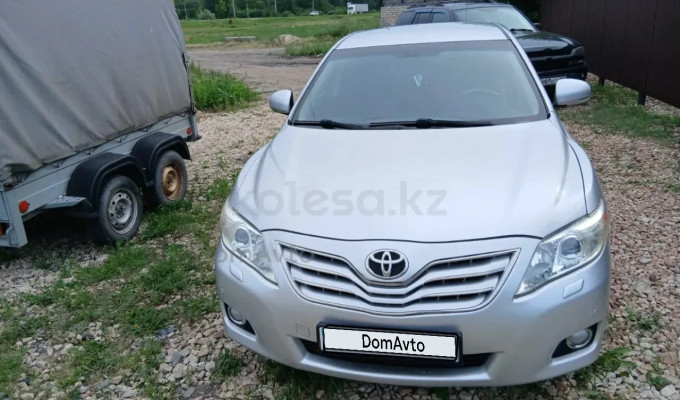 Toyota Camry 2010 года