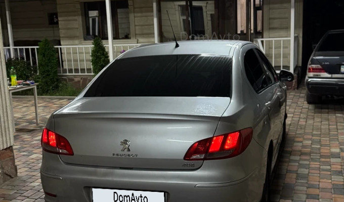 Peugeot 408 2013 года