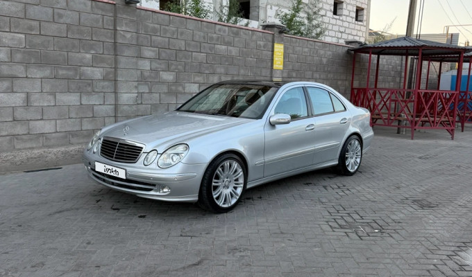 Mercedes-Benz E-Класс 2002 года