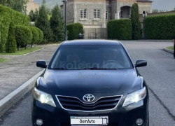 Toyota Camry 2010 года
