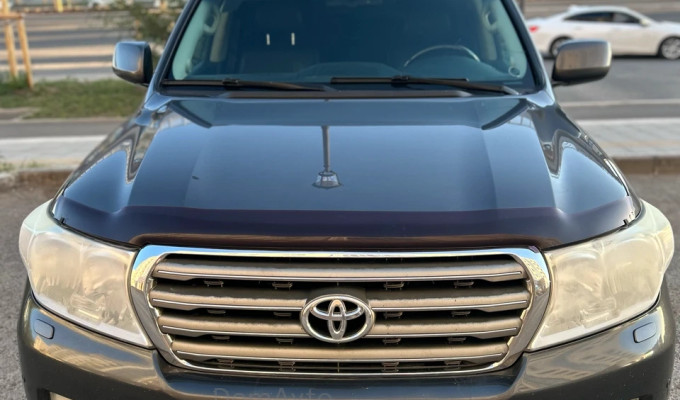 Toyota Land Cruiser 2011 года