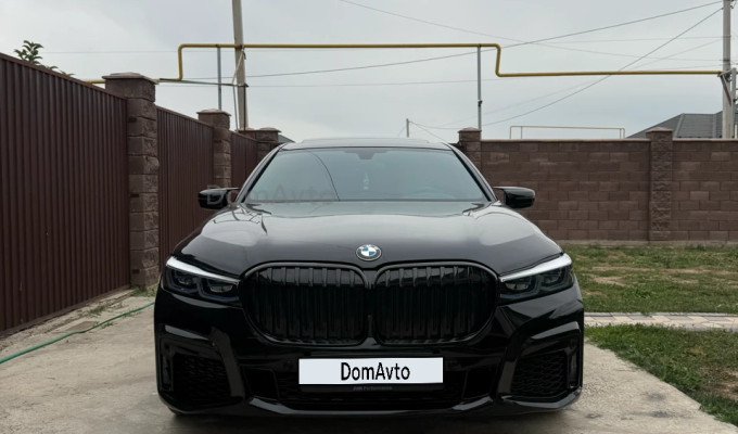 BMW 7 серия 2017 года