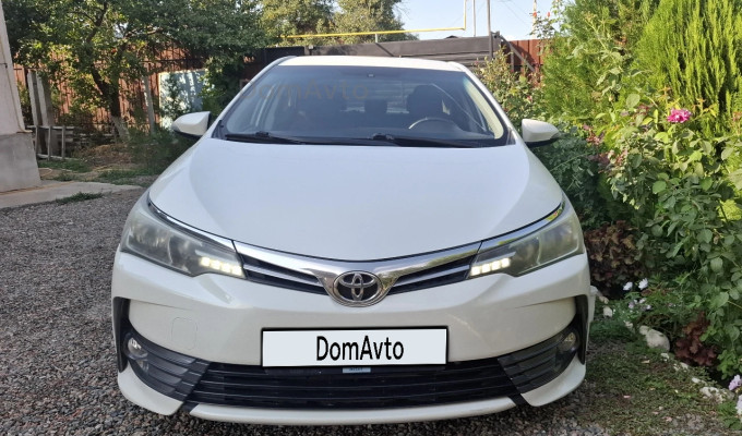 Toyota Corolla 2017 года