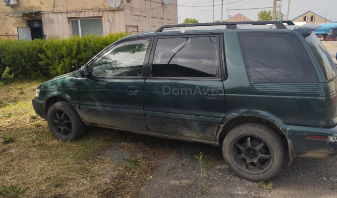 Mitsubishi Chariot 1996 года