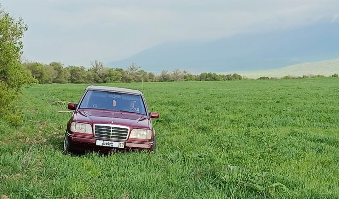 Mercedes-Benz E-Класс 1994 года